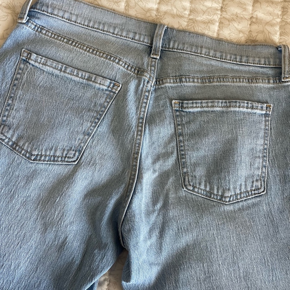 Old Navy Mid Rise Jeans - Picture 3 of 3